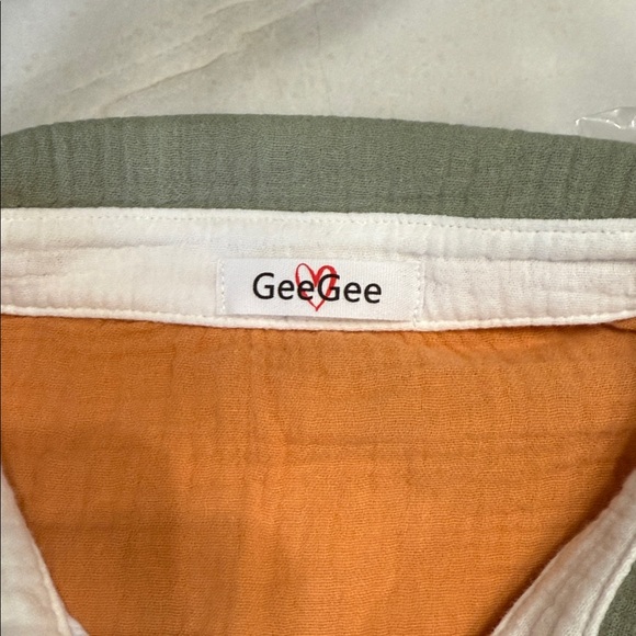 Colorblock Women’s blouse by GeeGee - Picture 4 of 5